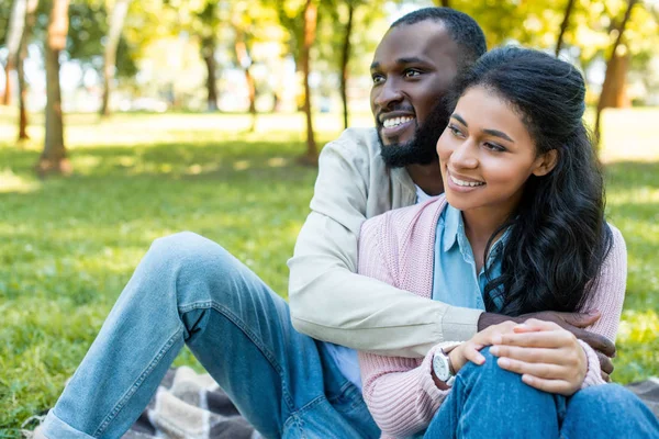 Ados: Ils disent qu’ils s’aiment, mais…